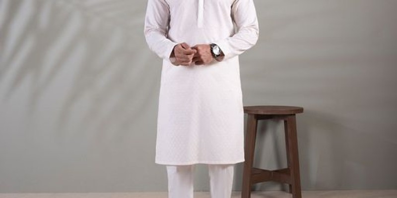 Women's Days Sale at Sapphire! You can save up to 50% on your favourite items 2 