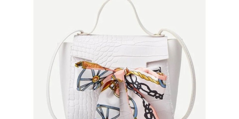 Bagallery! Flat 60% off on 200 + Brands 2 