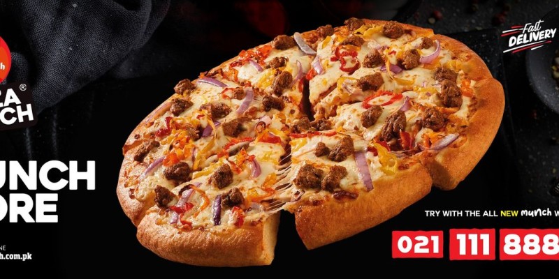 Pizza Munch New Year Deal Rs.699 2 