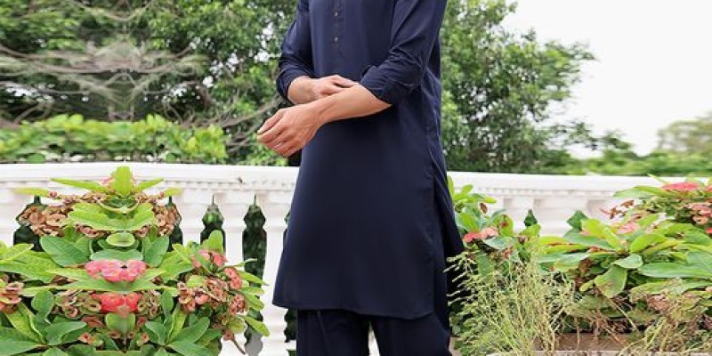 Amir Adnan Flat 50% Off on Winter Collection 2 