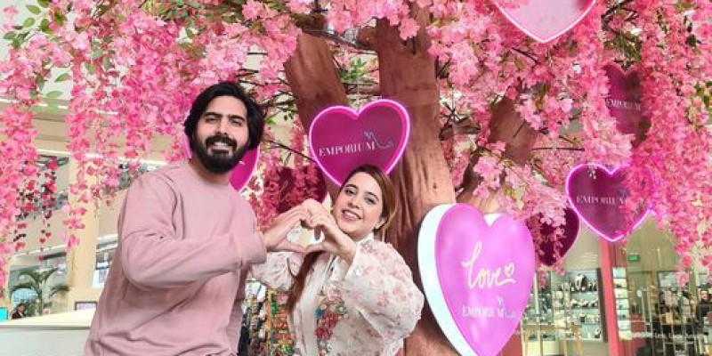 Merchandise Love Offer! FREE Lavish Hi-Tea with a Rs. 25,000 purchase 2 