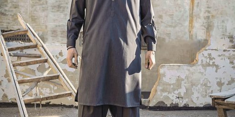Amir Adnan Pakistan Day Sale Flat 23% Off 2 