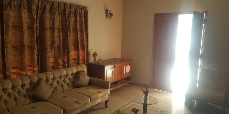 240 Yards House For Rent image 2