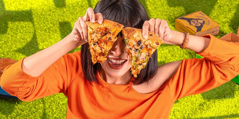 Broadway Pizza Crazy Value Deal 2 For Rs.899/- 2 