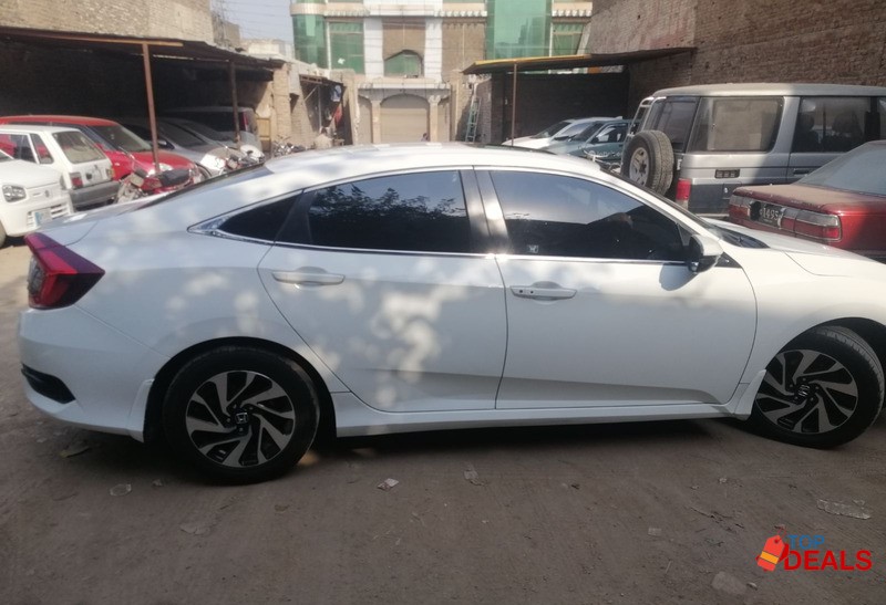 HONDA CIVIC 2017 model, White Color image 2