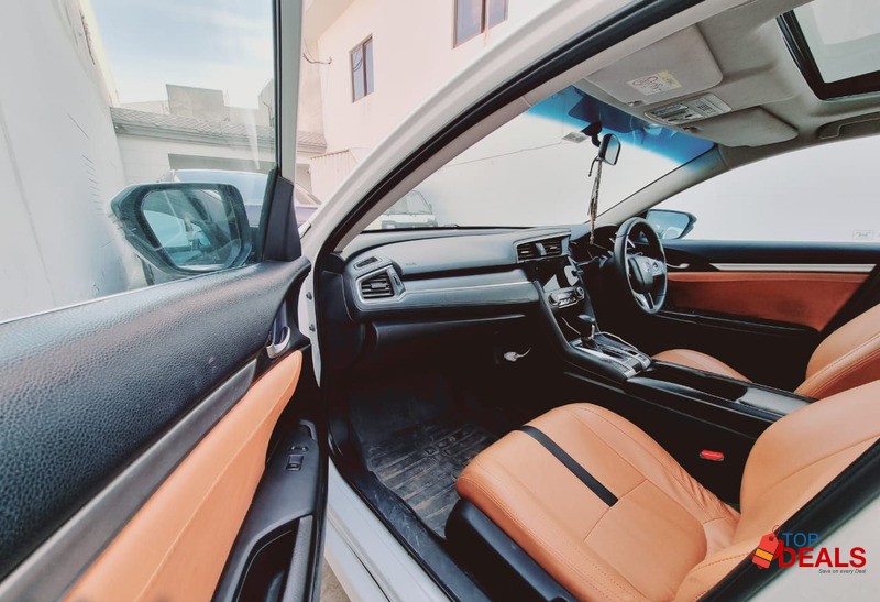 HONDA CIVIC 2017 model, White Color image 6