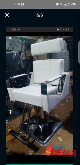 The right saloon furniture image 3