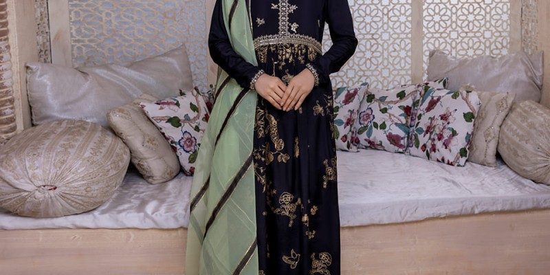 So, Kamal is having a season-ending sale! 50% discount on everything 3 