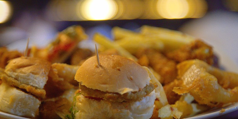 OBAN Hotel Late Night Dinner Buffet For Rs.1099/- 3 