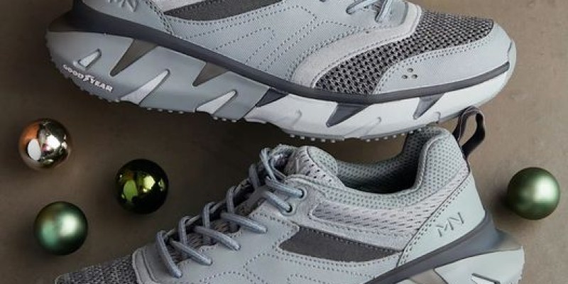 Skechers End Of Year Sale Flat 15% & 30% Off 3 