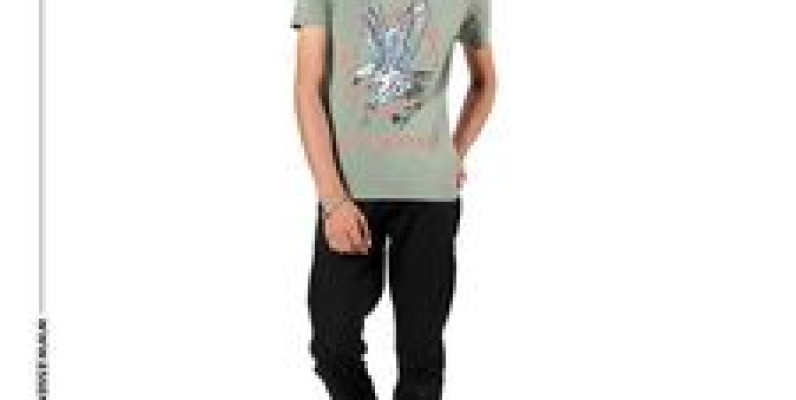 Essentia Pakistan Day Sale Flat 30% & 50% Off 3 