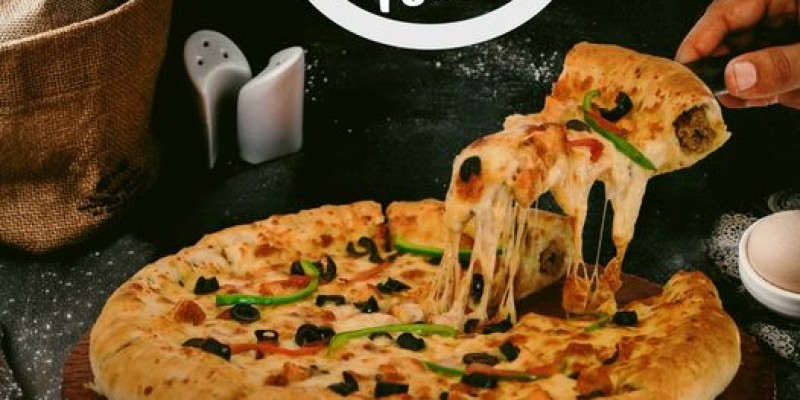 HBL Bank is offering 15% discount at Almaida Pizza Garden 3 