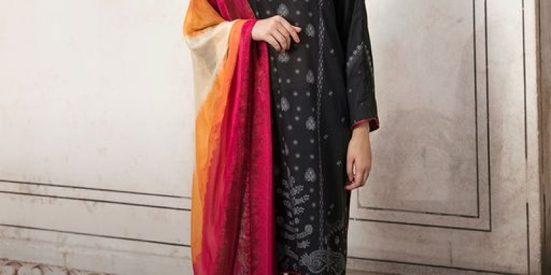 Make a note on your calendars! Cross Stitch is offering up to 50% off during the Azaadi sale 3 