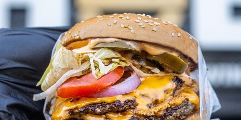 HOB - House Of Burgers Azadi Deal 1 For Rs.814/- 3 