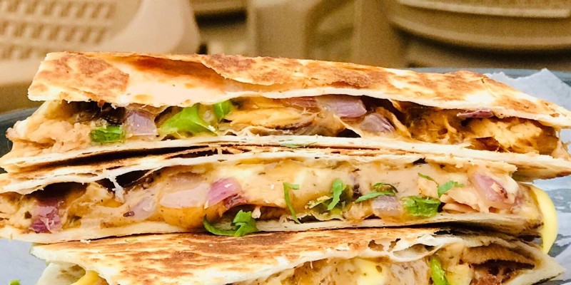 Burridos Gourmet Deal 2 For Rs.1445/- 3 