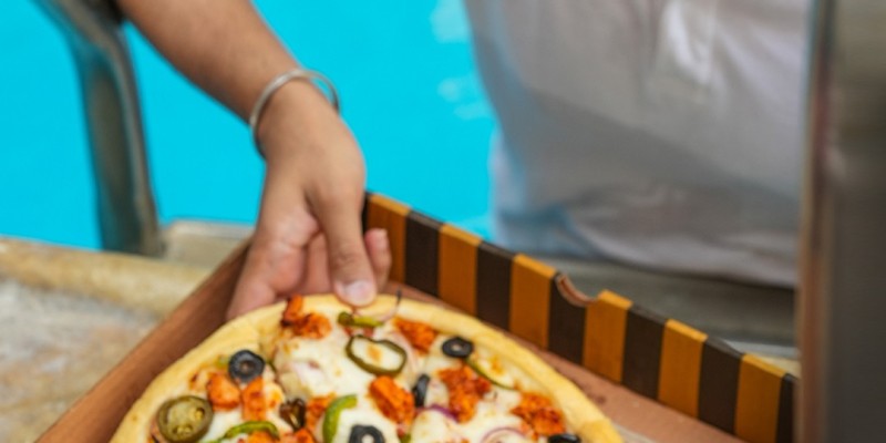 Yellow Taxi Pizza Co.Super Saver Deal 6 For Rs.695/- 3 