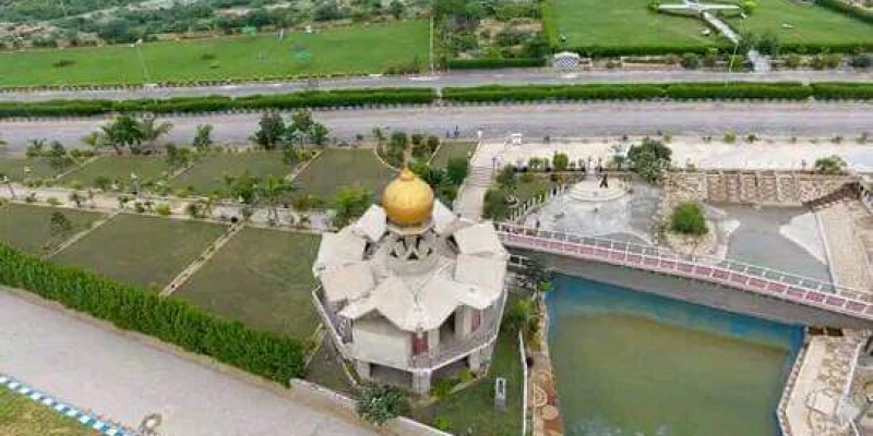 PLOT WO BEH 7 HAZAR MAHANA MEIN image 3