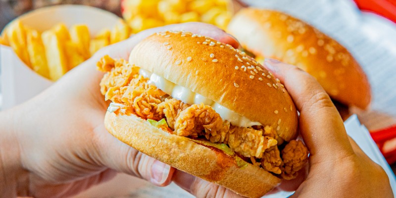 Burger Lab Offering Cricket Combo 1 For Rs.649/- 3 