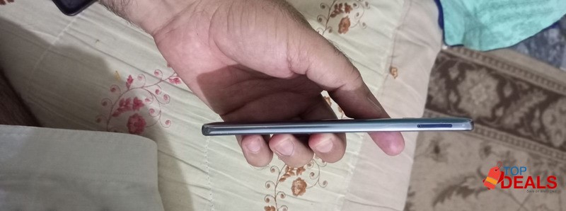 Huawei Mate 10 pro 6GB Ram 128 GB Rom image 2