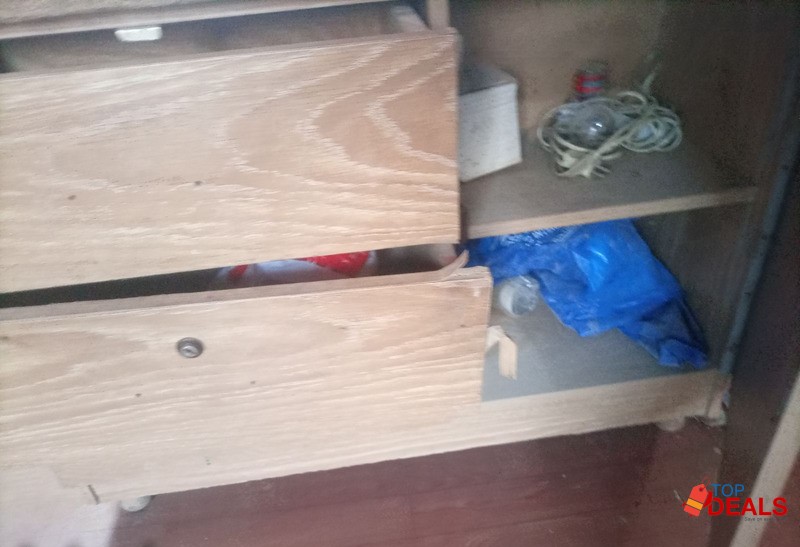 Divider and Dressing Table image 4