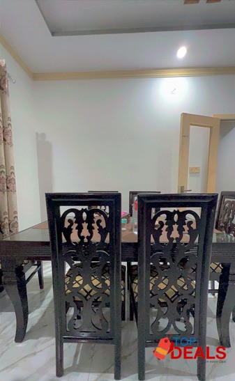 6 seater Dining Table image 2
