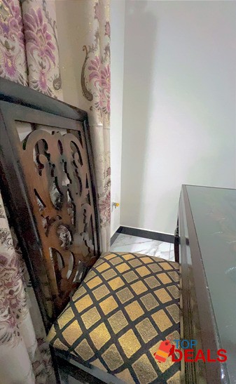 6 seater Dining Table image 3