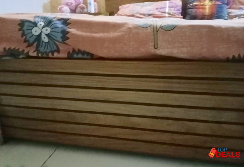Designer bed set with 2 side tables 100% pure wooden only 6 month use image 4