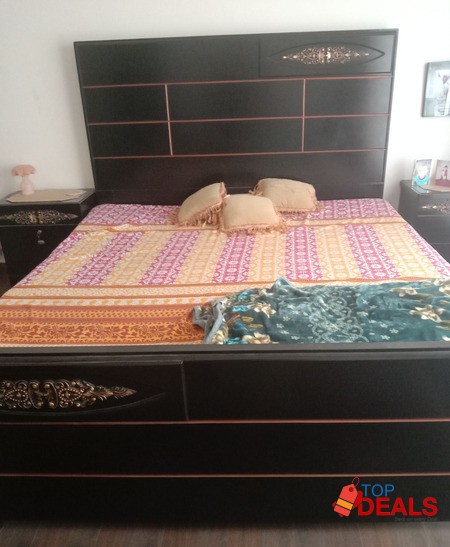 Bed set with side tables and new mattres image 1