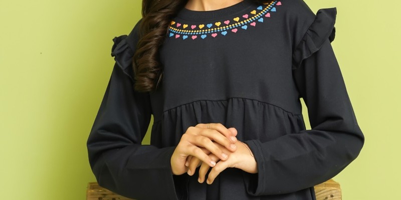 End-of-Winter-Season Sale at Ochre Clothing! Winter stock is discounted by 30% and 50% respectively 4 