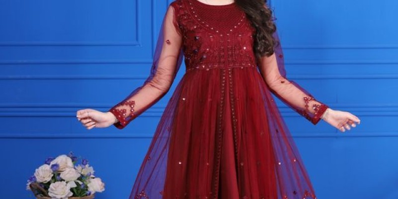 HiStreet  Valentine's Day Sale On the entire stock, in-stores and online, there is a flat 50% & 30% OFF 4 