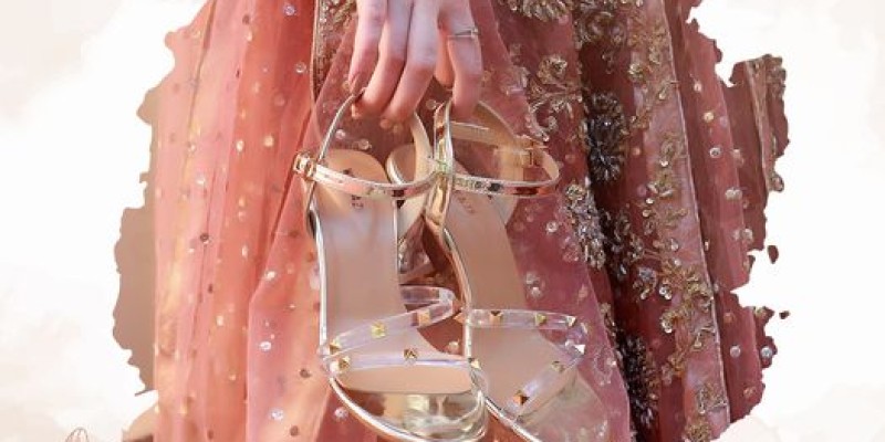 Love One Sale at WalkEaze! From February 11th, 2022, flat 15% and flat 30% on selected items will be available 4 