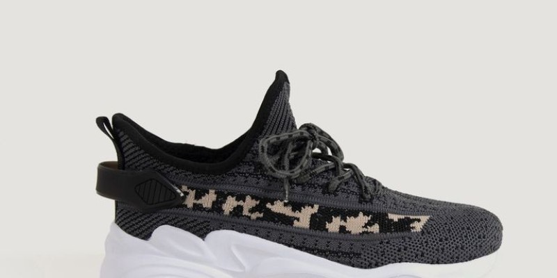 Outfitters Great Weekend Sale Flat 30% Off 4 