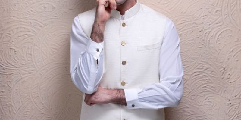Amir Adnan Flat 25% Off On Eid Collection 4 