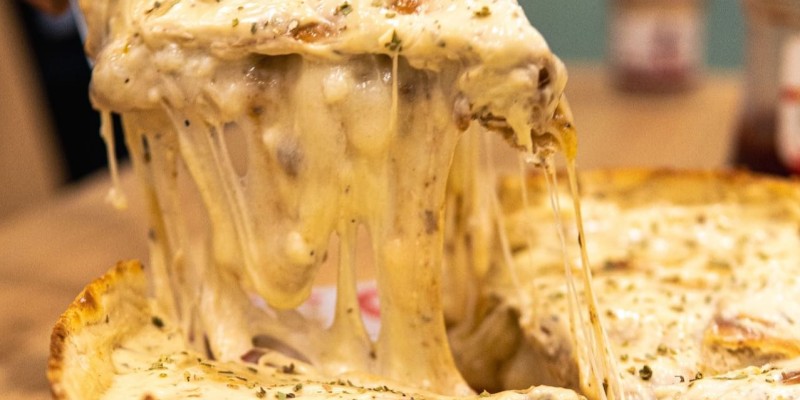 Mighty Burger Premium Deal 5 (1x Deep Pan Pizza (large) 2x MB Steak Burger 1x Drink (1 litre) 1x Loaded Fries(half)) For Rs.2999/- 4 